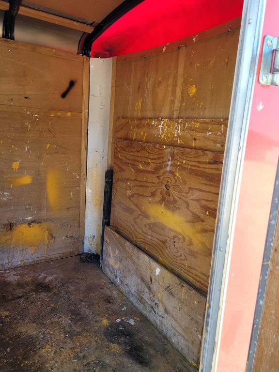 2004 United Express Enclosed Trailer