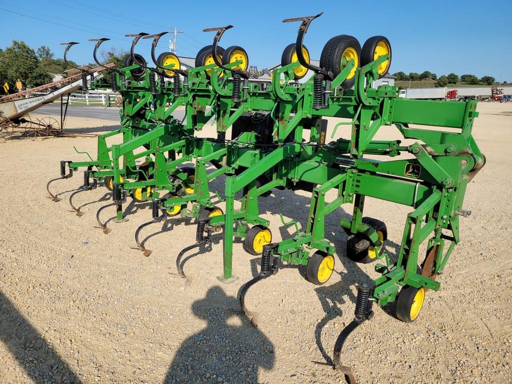 John Deere 845 12R Field Cultivator