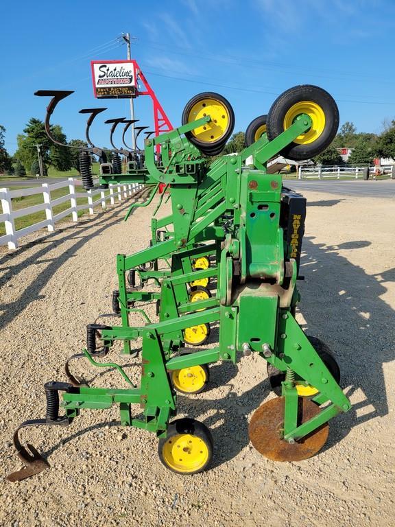 John Deere 845 12R Field Cultivator