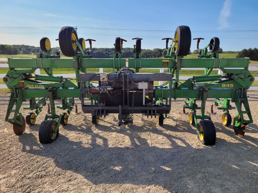 John Deere 845 12R Field Cultivator