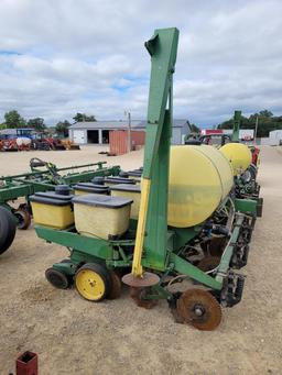 John Deere 7000 8R Planter