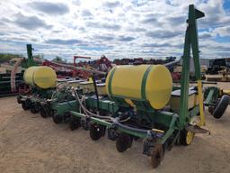 John Deere 7000 8R Planter