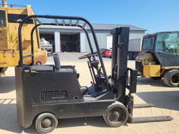 Tow Motor Fork Lift