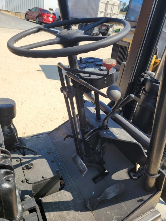 Tow Motor Fork Lift