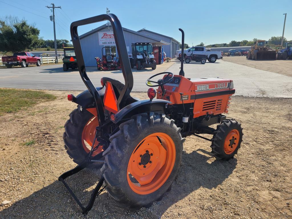 Kubota L2050 Tractor