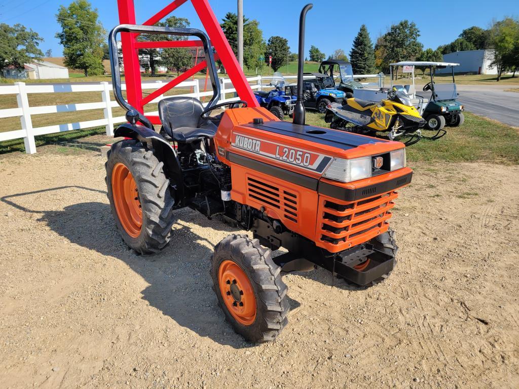 Kubota L2050 Tractor