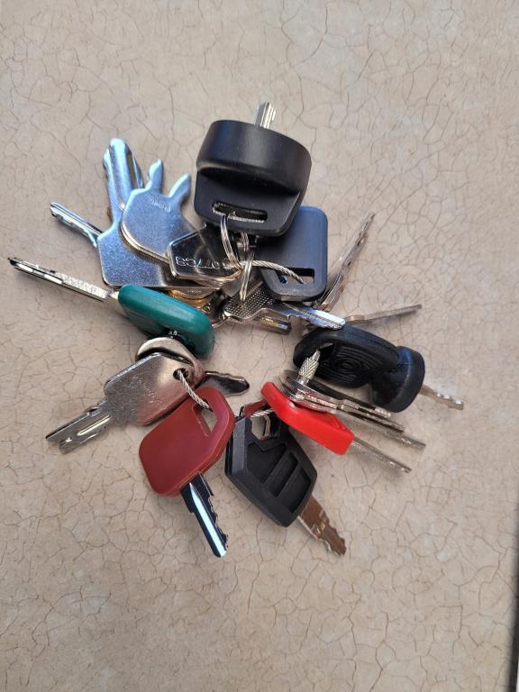 24 Key Heavy Equipment Key Ring