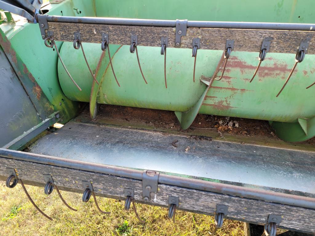John Deere 920 Bean Head