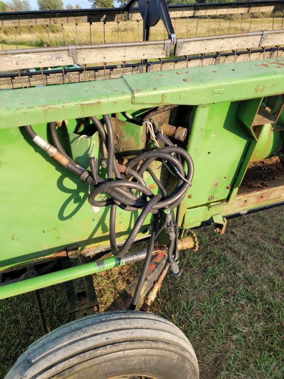 John Deere 920 Bean Head