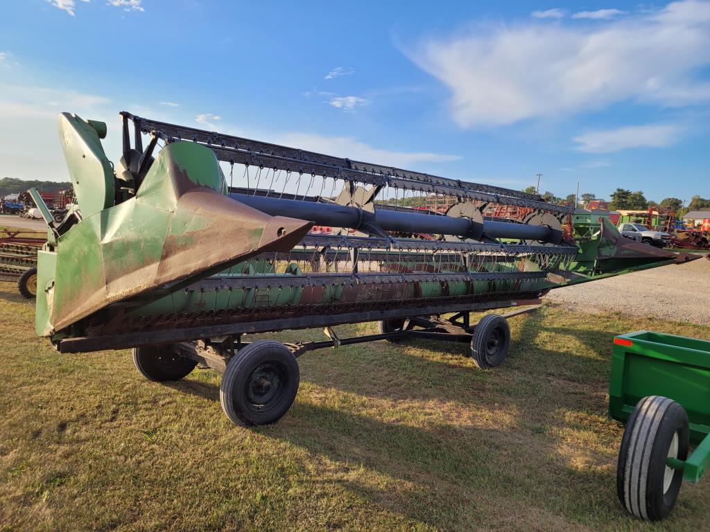 John Deere 920 Bean Head