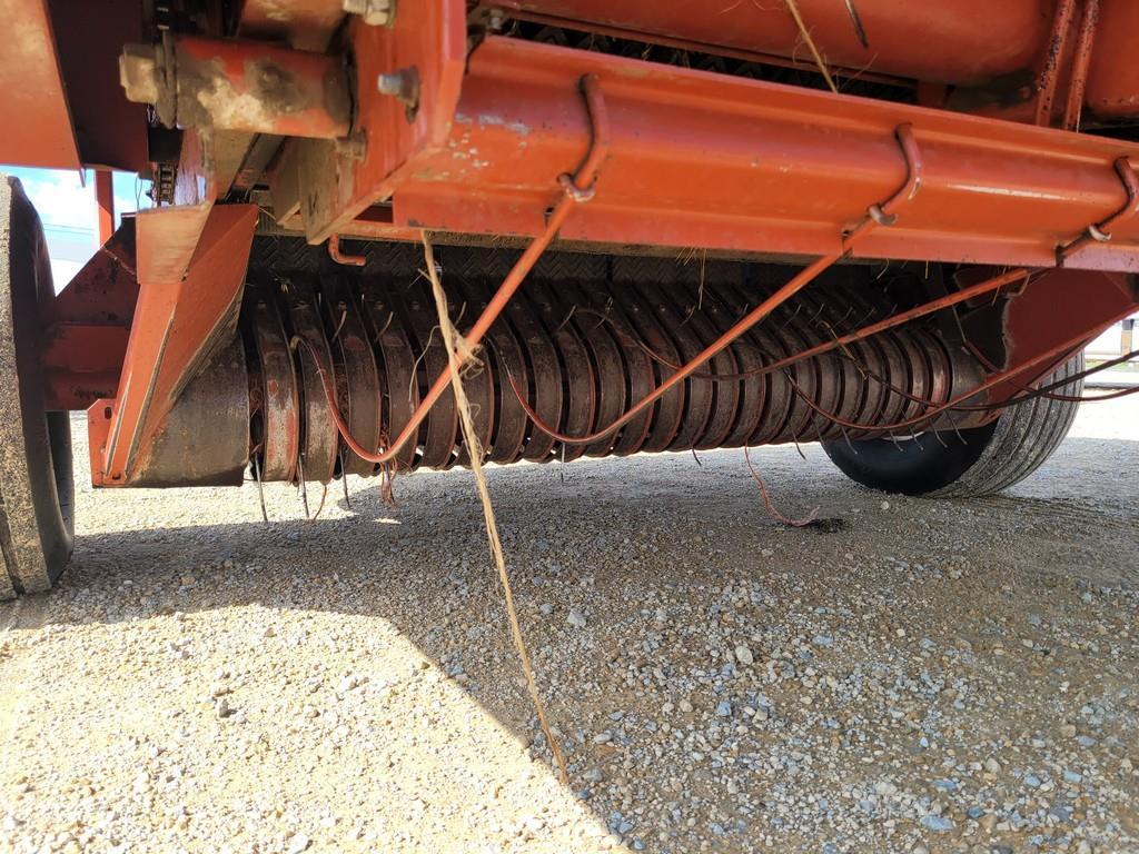 Heston 560 Round Baler