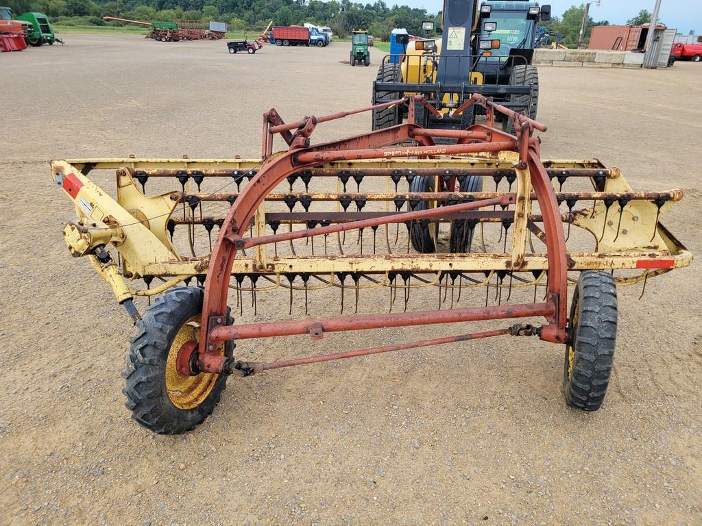 New Holland 256 Hay Rake