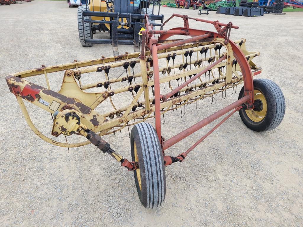 New Holland 256 Hay Rake