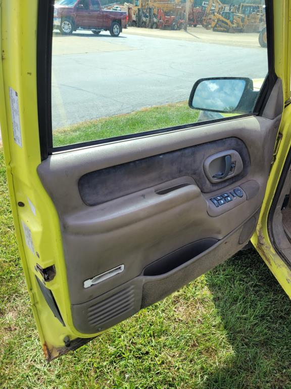 1999 Chevy Suburban SUV
