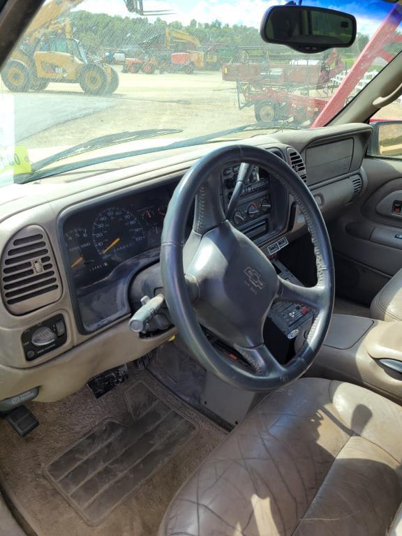 1999 Chevy Suburban SUV