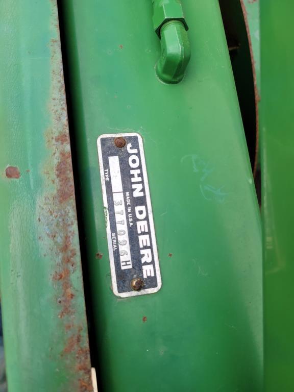 John Deere 4420 Combine & Head