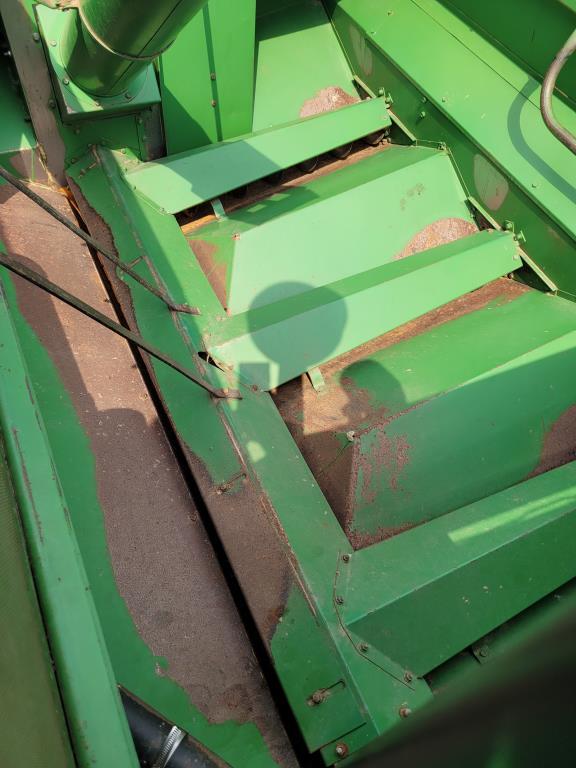 John Deere 4420 Combine & Head