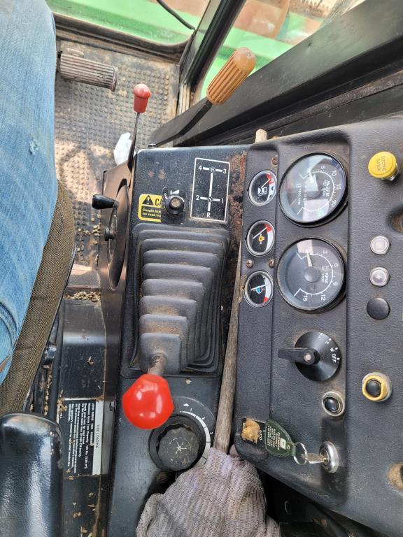 John Deere 4420 Combine & Head