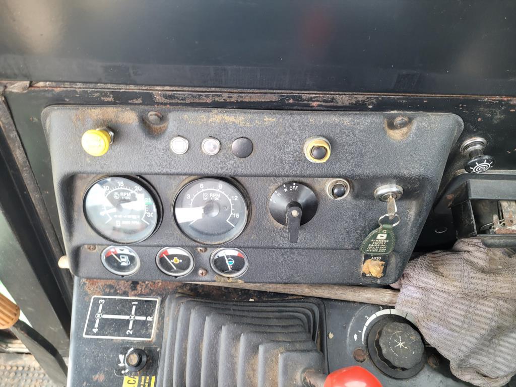 John Deere 4420 Combine & Head