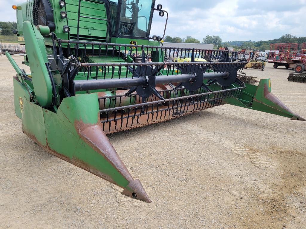 John Deere 4420 Combine & Head