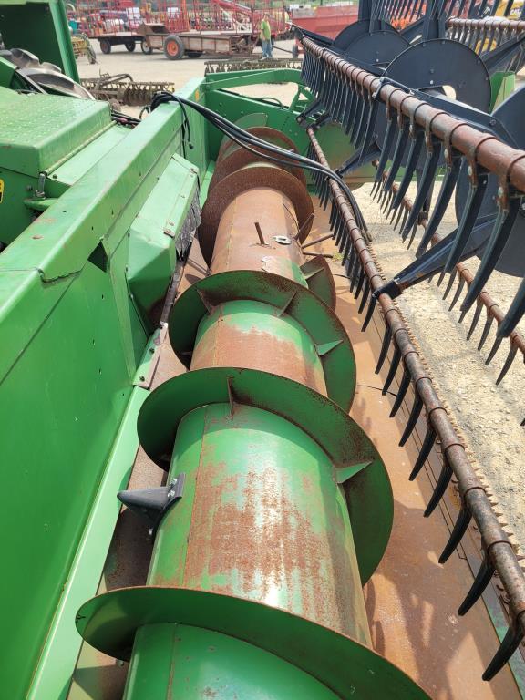 John Deere 4420 Combine & Head
