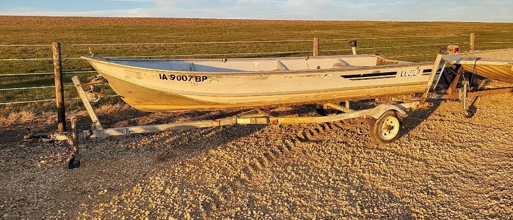 LOWE 16' V BOW BOAT W/ TRAILER