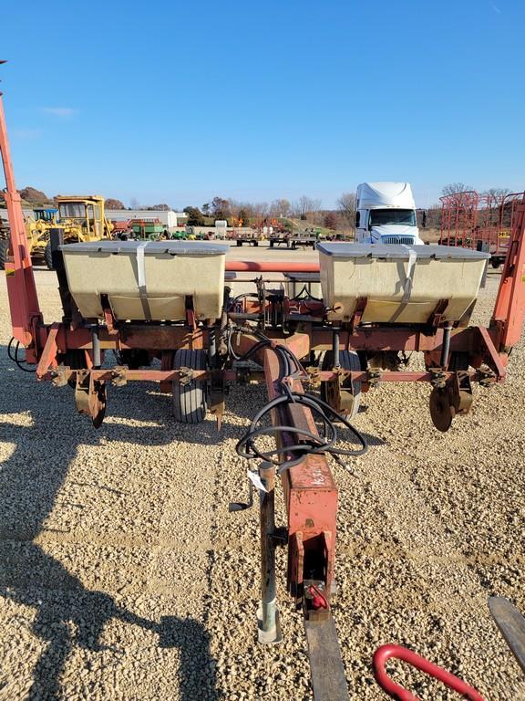 New Idea 4R Planter