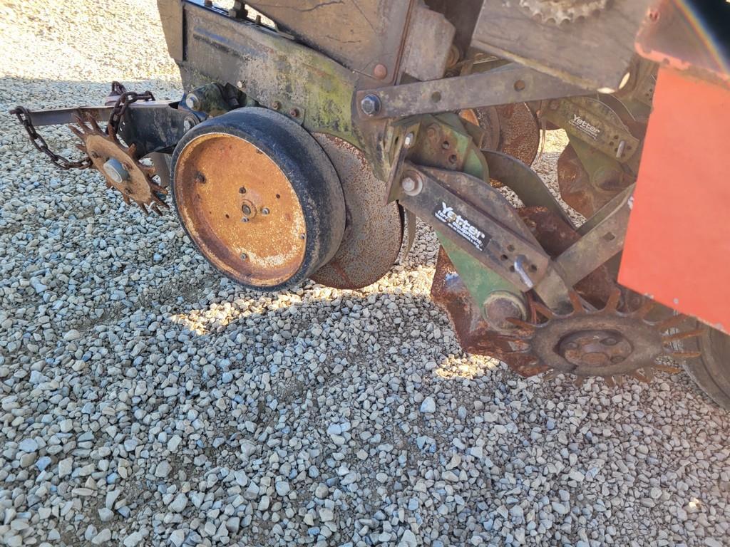 New Idea 4R Planter
