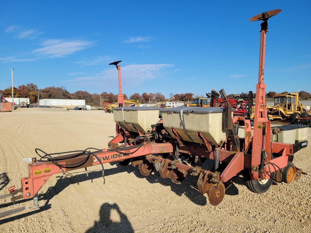 New Idea 4R Planter