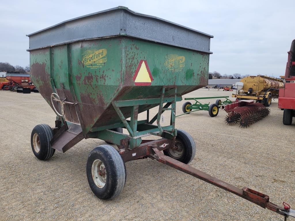 Bradford 225 Gravity Wagon