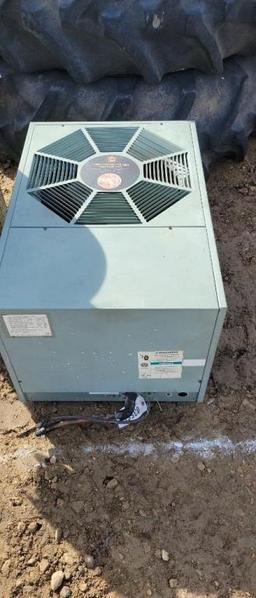 RHHEM AIR CONDITIONING UNIT