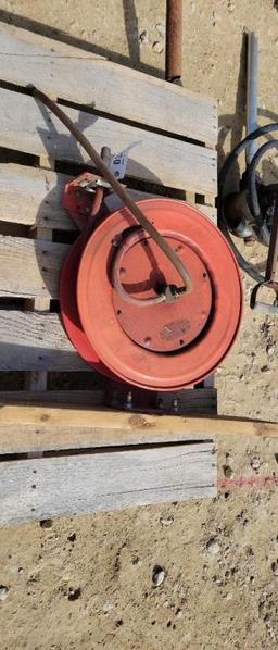 RETRACTABLE AIR HOSE