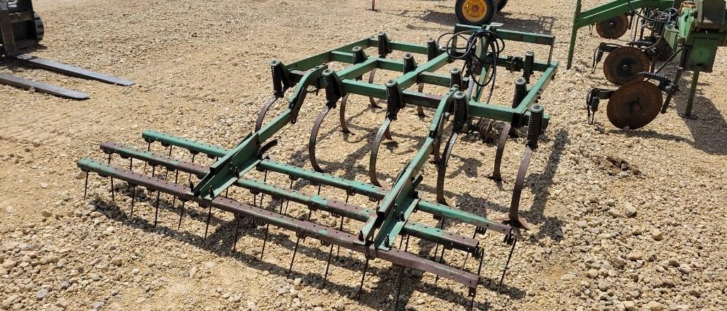 JOHN DEERE CULTIVATOR WING