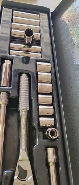 LIKE NEW 1/2" SOCKET SET