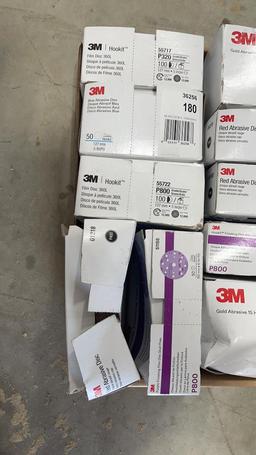 BOX OF MISC SANDPAPER DISCS