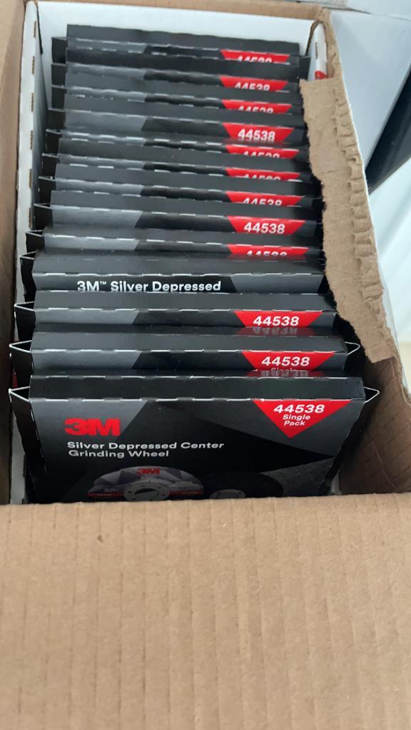 SILVER DEPRESSED CENTER GRINDING WHEEL