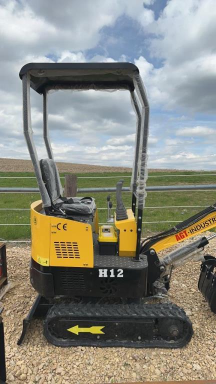 NEW AGT H12 MINI EXCAVATOR