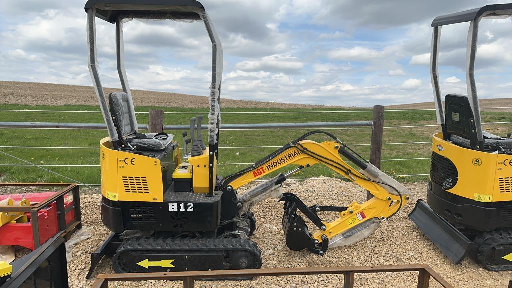 NEW AGT H12 MINI EXCAVATOR