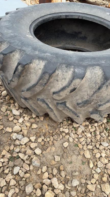 GOODYEAR 16.9 X 26 TRACTOR TIRE
