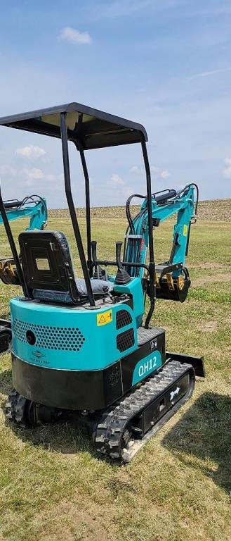 NEW AGT QH12 MINI EXCAVATOR