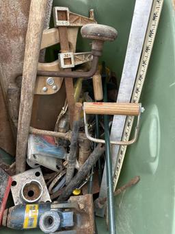 TOTE W/ MISCELLANEOUS SAWS & TOOLS
