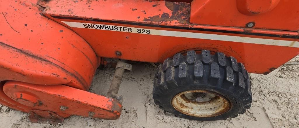 SIMPLICITY SNOW BUSTER 828 2 STAGE SNOW BLOWER