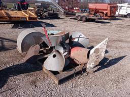 pallet with bin spreaders