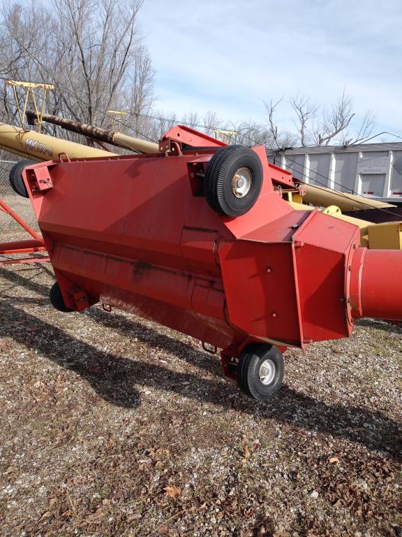 Westfield MK 100-61 swing away auger