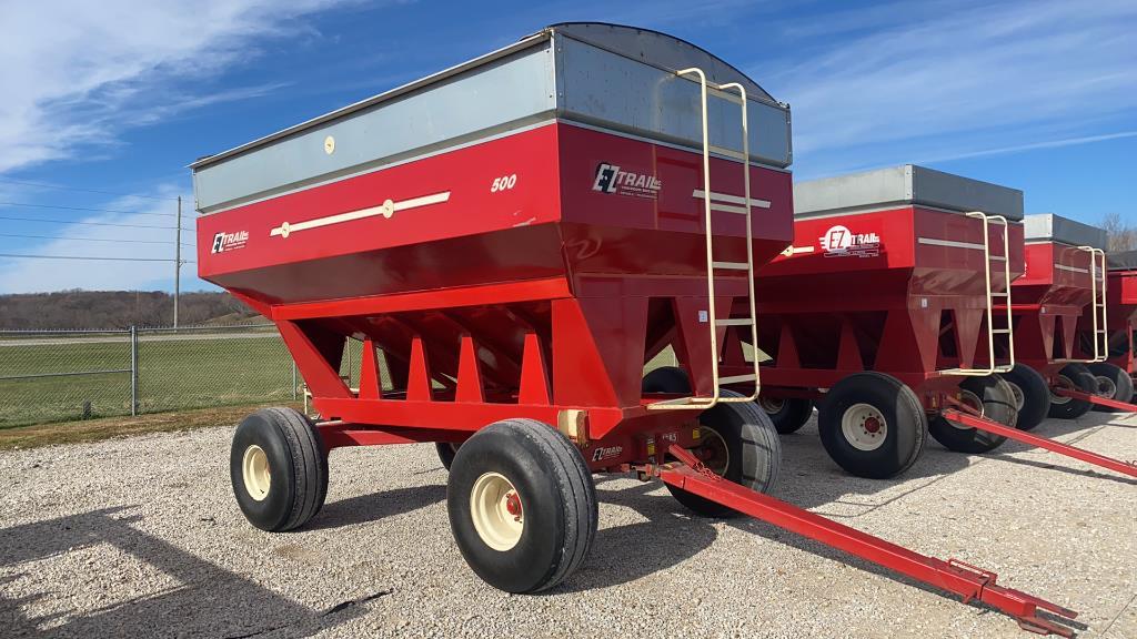 EZ Trail 500-bushel gravity wagon-