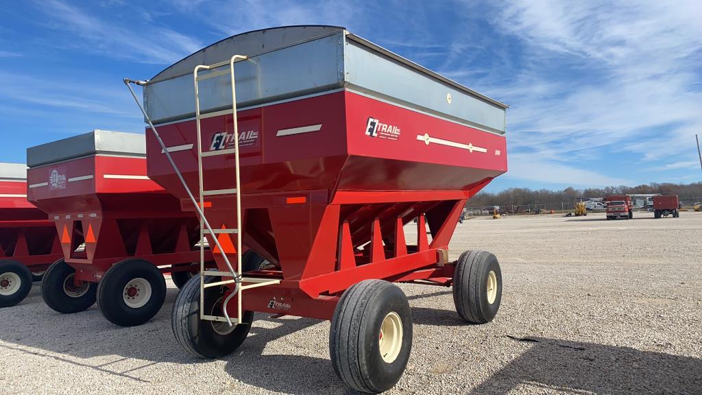 EZ Trail 500-bushel gravity wagon-