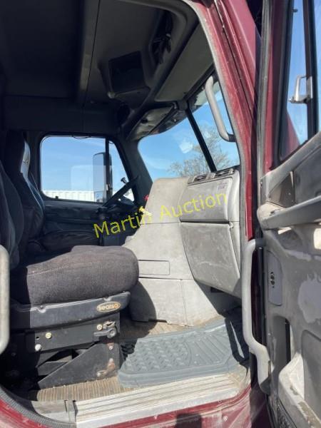 2000 Freightliner Conventional Flc Vut