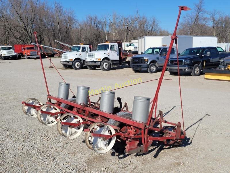 International 4 Row Planter