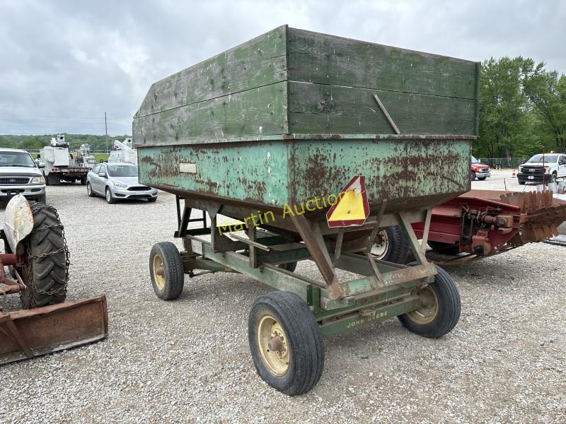 Parker Cattle/ Hog Feeder Cart- Grain Cart +