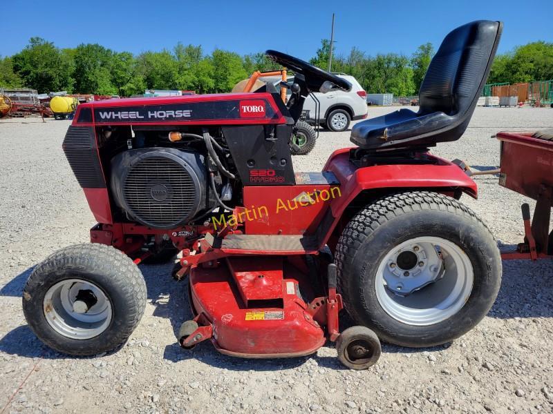 Toro 520H garden tractor w/ Toro Wheel Horse cart